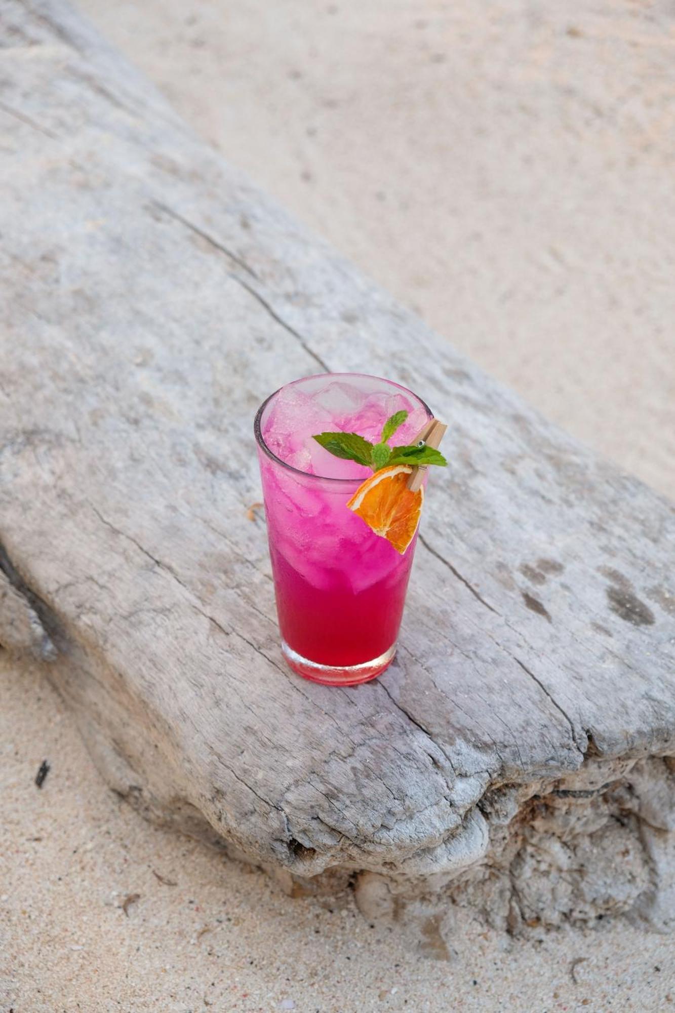 Hotel Le Pirate Gili Meno - Adults Only Exterior foto